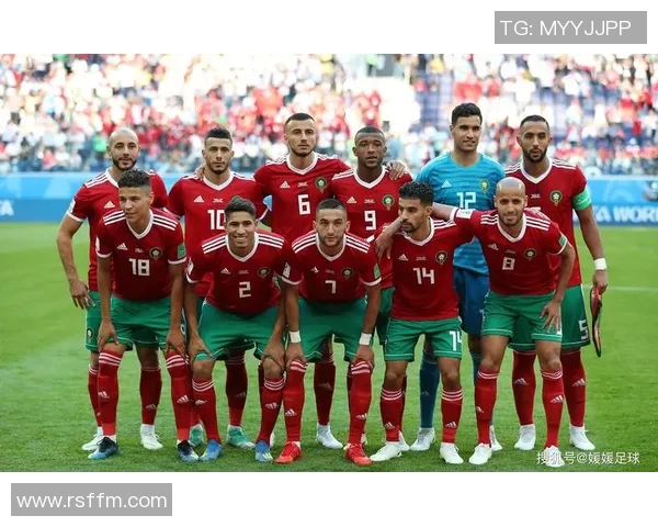 伊朗国家足球队与中国国家足球队首发阵容详细解析与对比分析